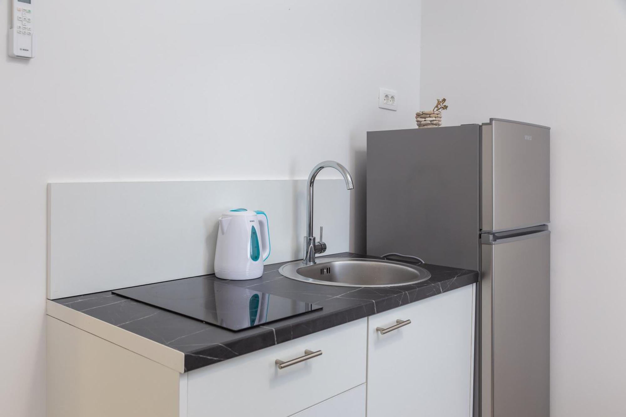 Beachfront Apartments Providenca With Free Parking Makarska Kamer foto