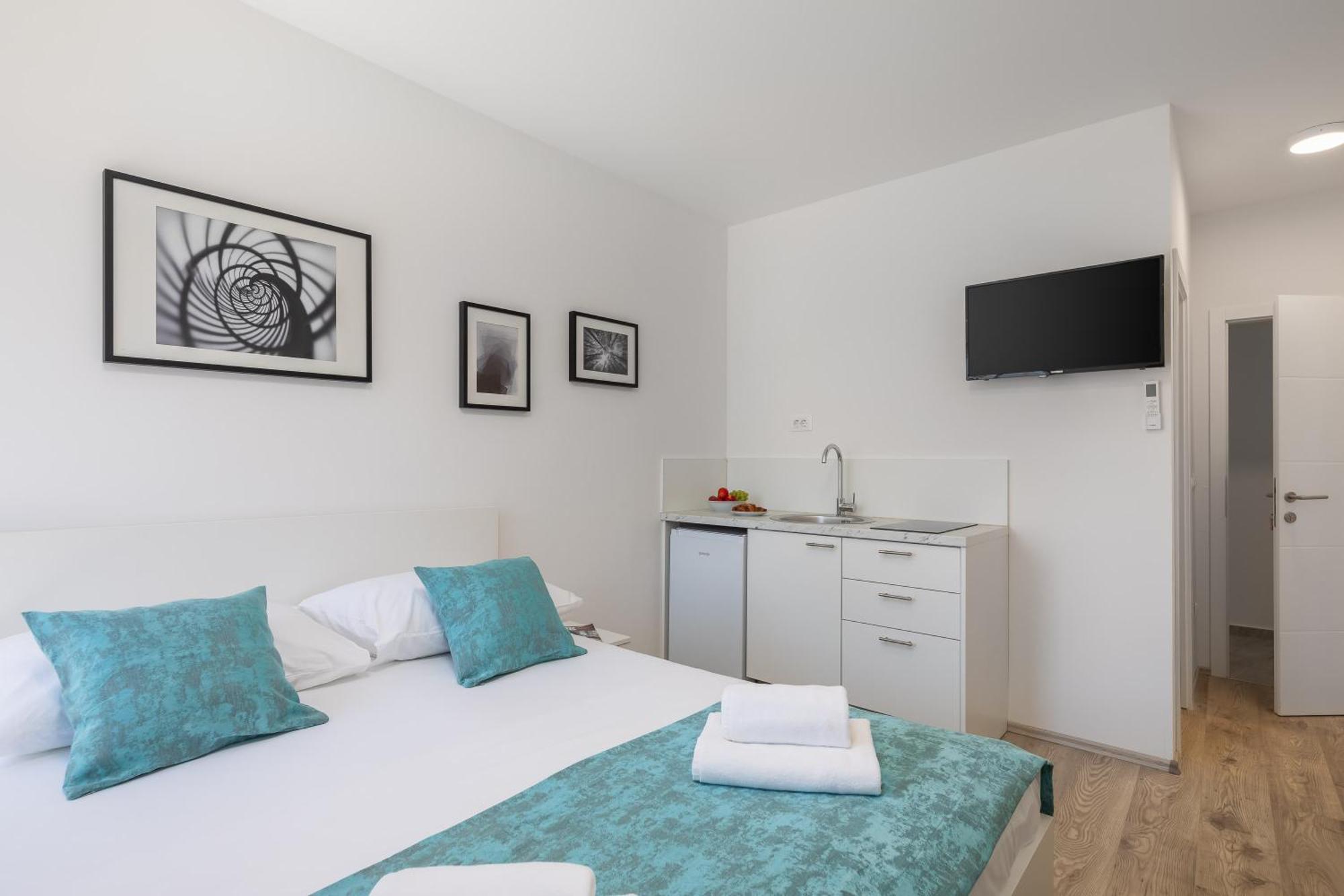 Beachfront Apartments Providenca With Free Parking Makarska Kamer foto