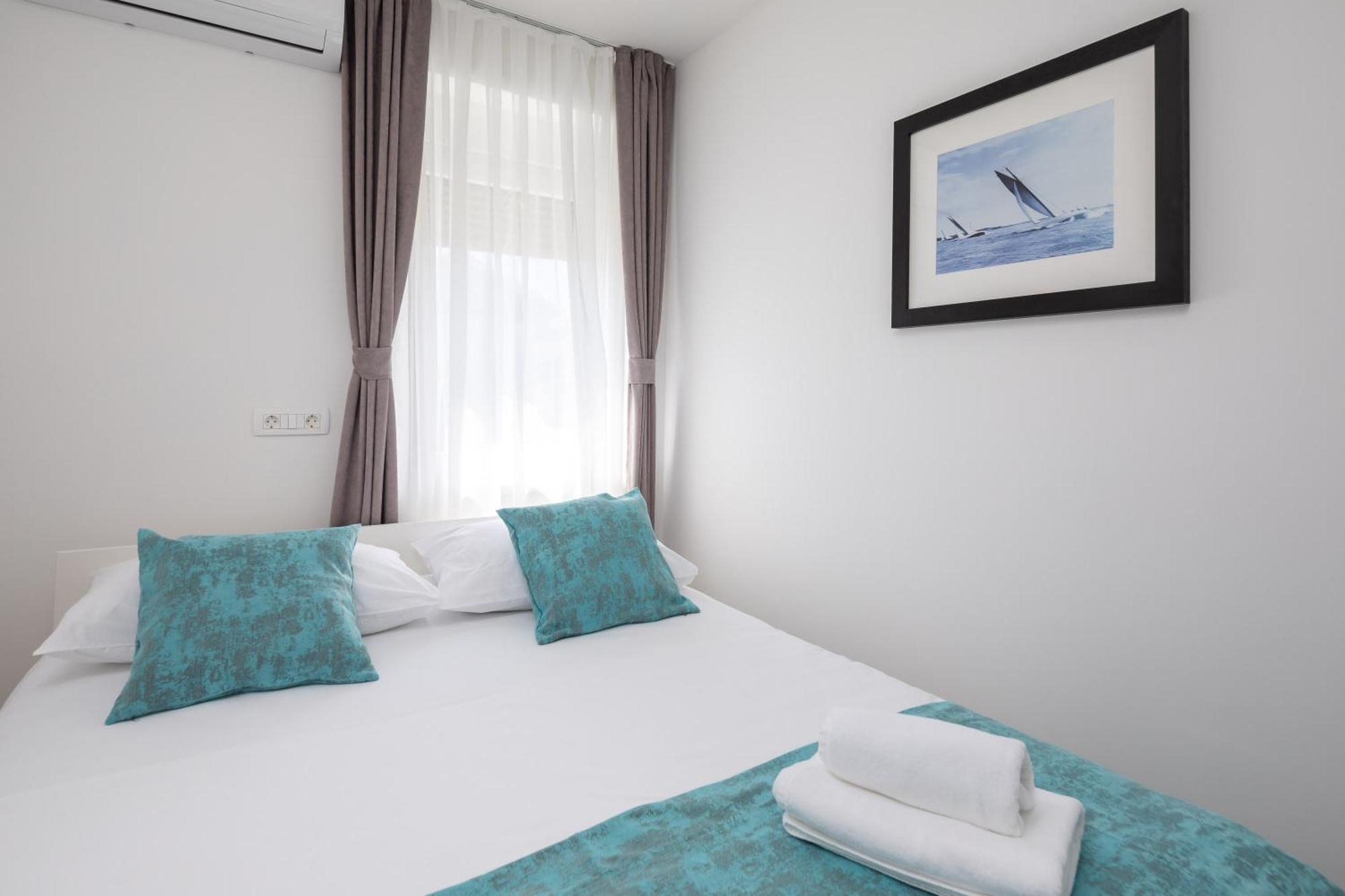 Beachfront Apartments Providenca With Free Parking Makarska Kamer foto