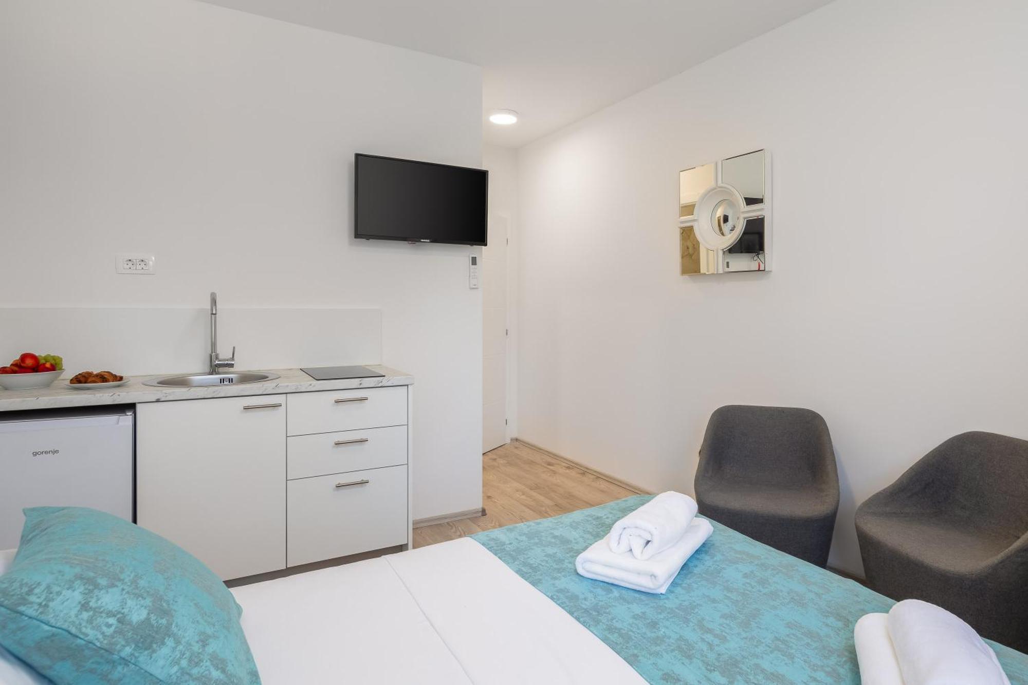 Beachfront Apartments Providenca With Free Parking Makarska Kamer foto