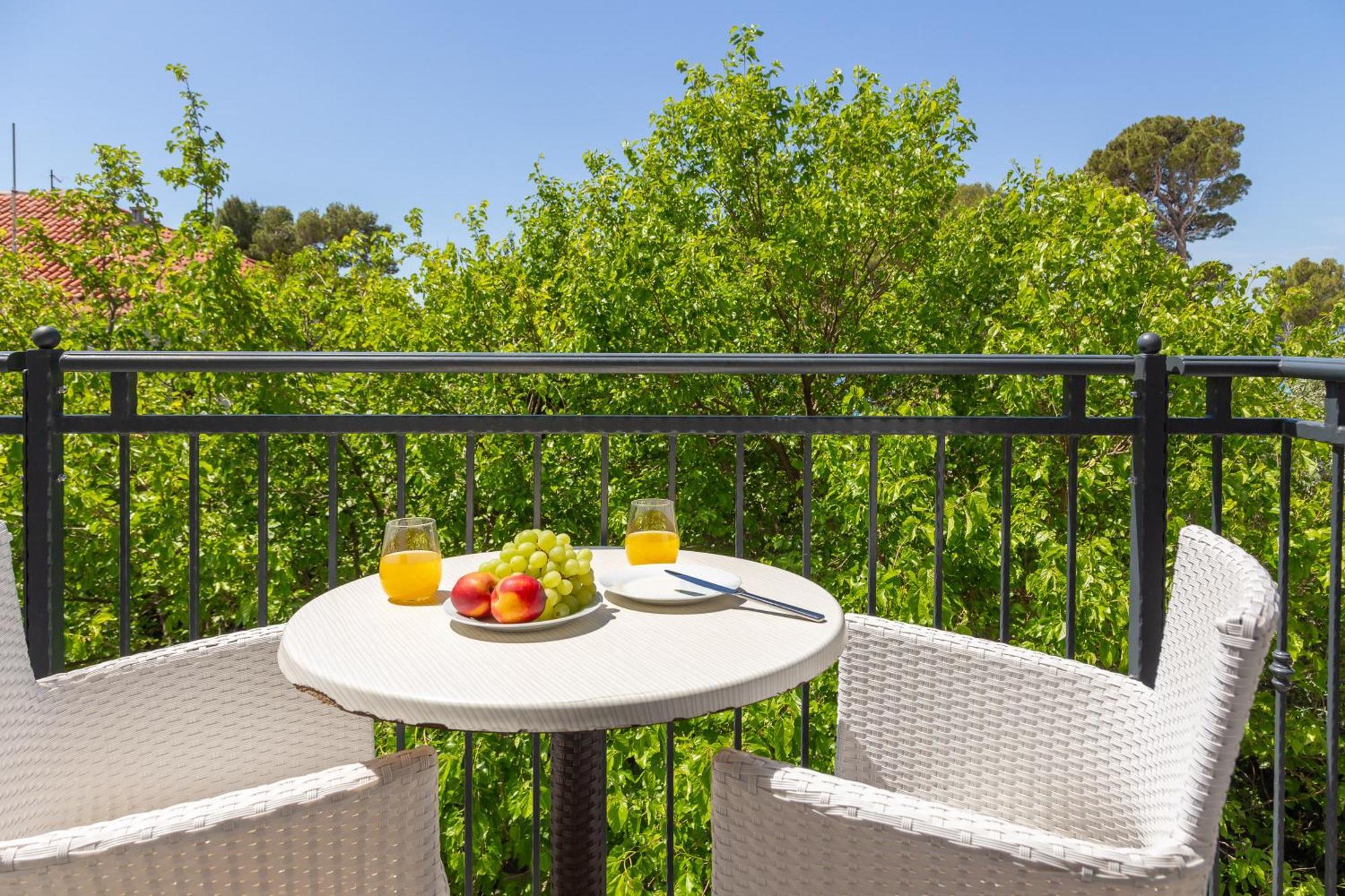 Beachfront Apartments Providenca With Free Parking Makarska Buitenkant foto