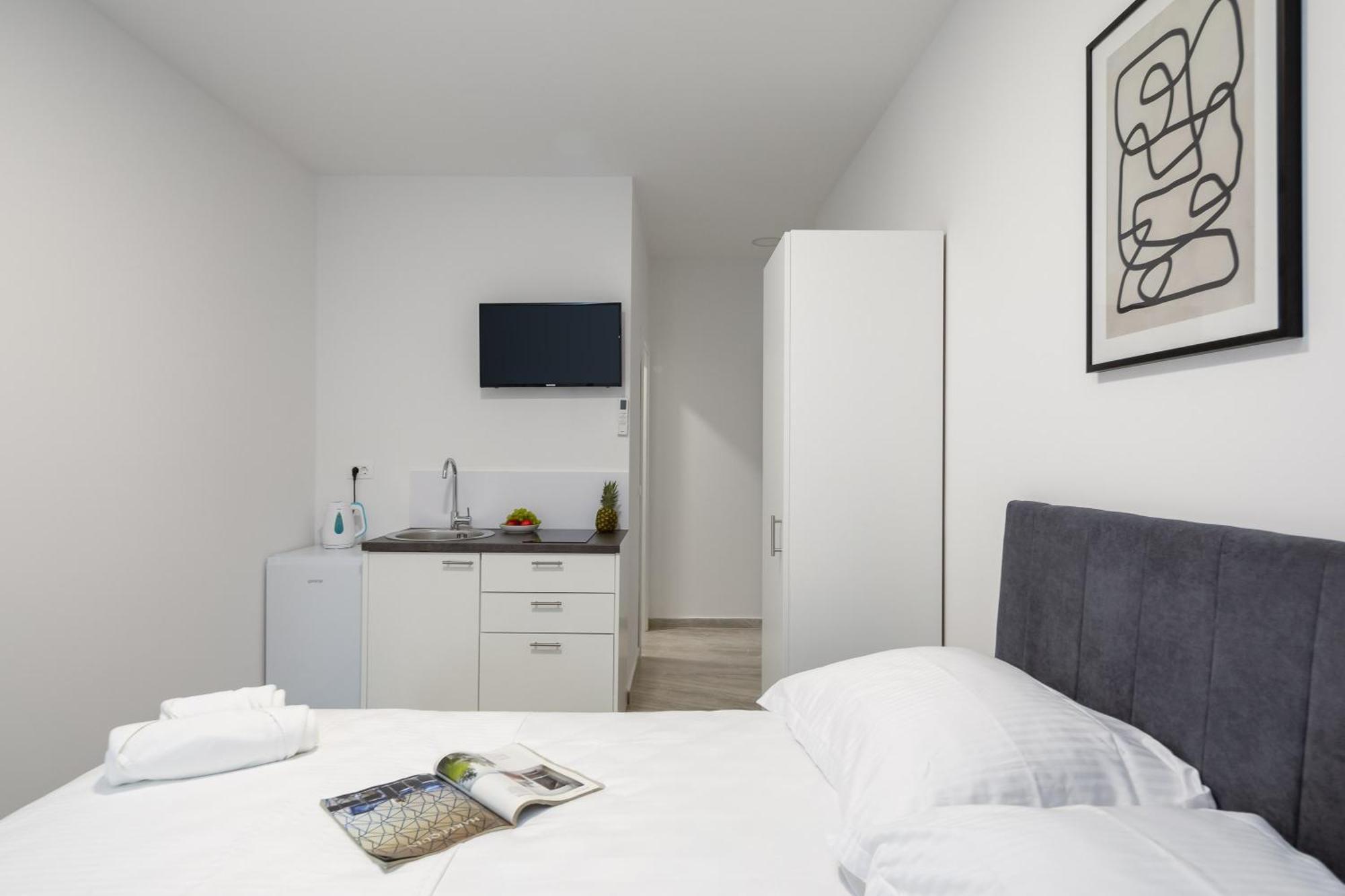 Beachfront Apartments Providenca With Free Parking Makarska Kamer foto