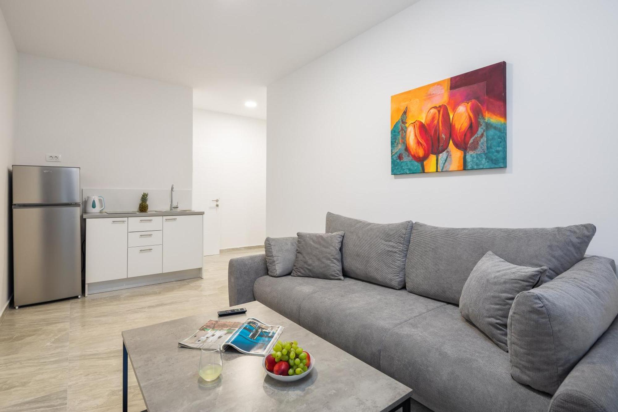 Beachfront Apartments Providenca With Free Parking Makarska Kamer foto